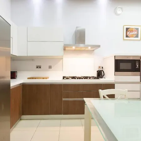 Family Maisonette 3bed By Homely! Lejlighed