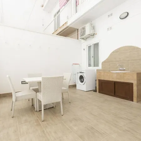 Family Maisonette 3bed By Homely! Lejlighed